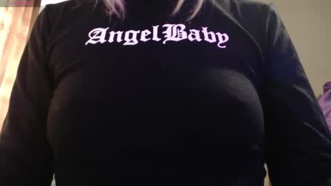 Lily online show from November 15, 2025, 9:28 am