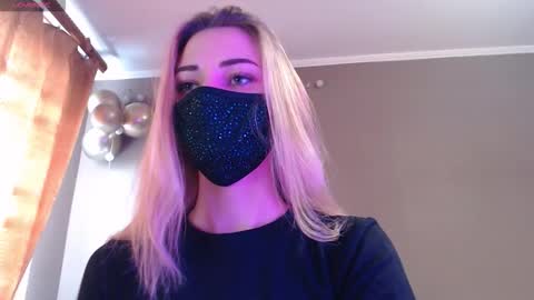 Lily online show from November 17, 2025, 10:32 am