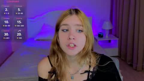 Snapshot of iris_rain chatting on November 21, 2025, 11:42 am Iris online show from November 21, 2025, 11:42 am