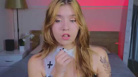 Snapshot of iris_rain chatting on November 23, 2025, 9:53 am Iris online show from November 23, 2025, 9:53 am