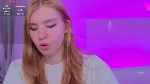 Snapshot of iris_rain chatting on December 16, 2025, 9:25 am Iris online show from December 16, 2025, 9:25 am