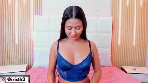 Snapshot of iris_thompson chatting on October 25, 2025, 4:42 am Iris online show from October 25, 2025, 4:42 am