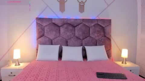 Snapshot of iris_thompson chatting on November 15, 2025, 12:52 am Iris online show from November 15, 2025, 12:52 am