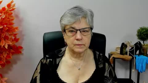 Snapshot of iris_xdesire chatting on November 19, 2025, 7:08 am I R I S online show from November 19, 2025, 7:08 am