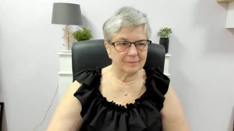 Snapshot of iris_xdesire chatting on May 29, 2026, 6:11 am I R I S online show from May 29, 2026, 6:11 am