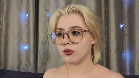 Iris Day Maya night online show from December 15, 2024, 5:10 pm