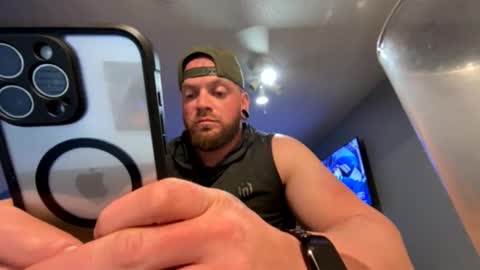 Snapshot of irish419111 chatting on February 16, 2026, 5:25 am irish419111 online show from February 16, 2026, 5:25 am