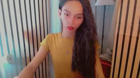 IRISH AND TRIXIE online show from April 7, 2026, 1:39 am