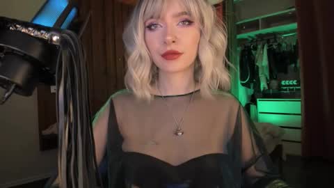 Miss Iris Fansly Miss Iris new inst.  online show from January 5, 2026, 9:07 pm