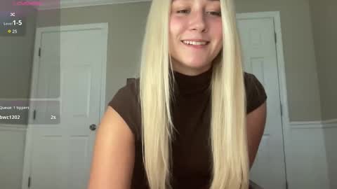 Irispink1 online show from October 29, 2025, 8:32 pm