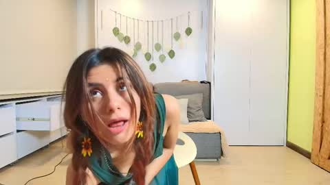Iris Rosse online show from November 27, 2025, 6:04 am