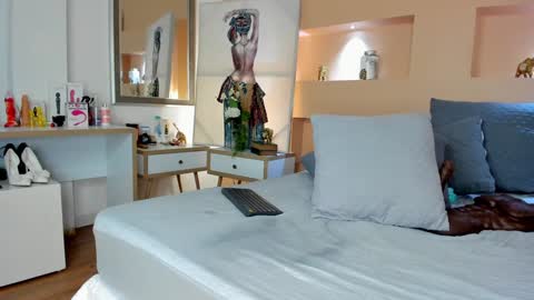 Iriss  online show from January 25, 2025, 4:03 pm