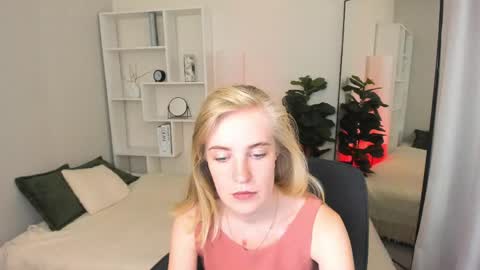 Snapshot of irmaronn chatting on June 9, 2026, 9:43 am Irma online show from June 9, 2026, 9:43 am