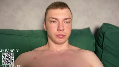 Snapshot of iron__chapman chatting on June 1, 2026, 10:33 pm Iron online show from June 1, 2026, 10:33 pm