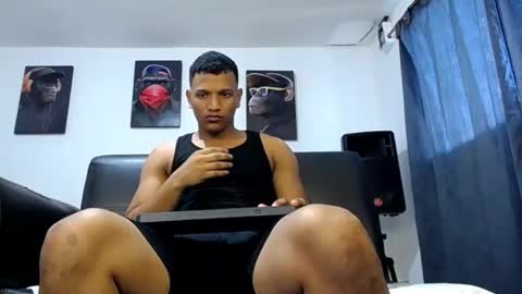 iron_arcia online show from May 1, 2026, 2:21 pm