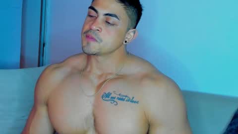 Snapshot of iron_coleman chatting on November 19, 2025, 11:49 pm Iron online show from November 19, 2025, 11:49 pm