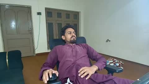 Snapshot of ironcharm4455 chatting on August 5, 2026, 6:11 pm Naveed online show from August 5, 2026, 6:11 pm