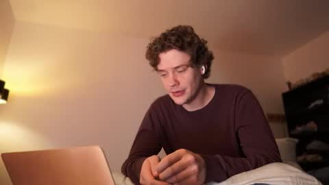 Snapshot of ironthud chatting on November 15, 2025, 9:21 pm Sam online show from November 15, 2025, 9:21 pm