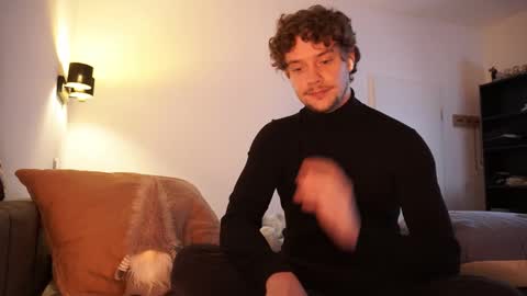 Snapshot of ironthud chatting on December 3, 2025, 8:18 pm Sam online show from December 3, 2025, 8:18 pm