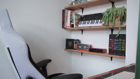 Sam online show from April 15, 2026, 4:25 pm