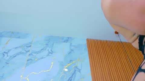 Sandy  online show from November 20, 2025, 12:16 pm