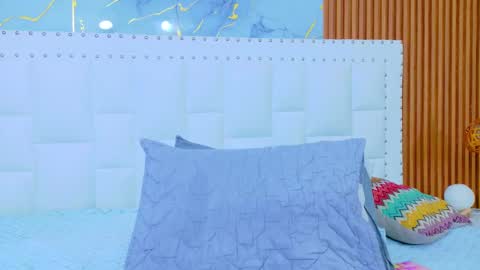 Sandy  online show from November 21, 2025, 12:48 pm