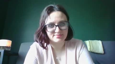 Paris online show from April 10, 2026, 5:45 am