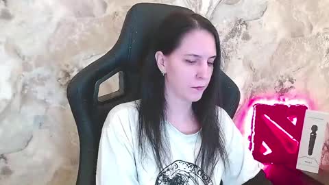 Irwi Tomboy online show from May 8, 2026, 2:22 pm