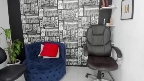 Isa and Natasha online show from February 25, 2025, 2:44 pm