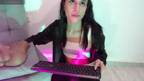 Isabella Hall online show from March 18, 2026, 12:47 am