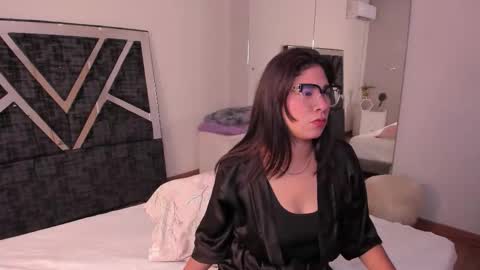 Snapshot of isa_jonness_ chatting on January 17, 2026, 12:21 pm oIssaJonneso online show from January 17, 2026, 12:21 pm