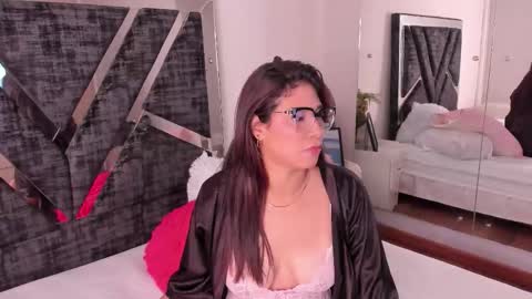 Snapshot of isa_jonness_ chatting on February 16, 2026, 12:56 pm oIssaJonneso online show from February 16, 2026, 12:56 pm