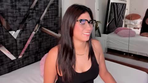 Snapshot of isa_jonness_ chatting on February 20, 2026, 12:49 pm oIssaJonneso online show from February 20, 2026, 12:49 pm