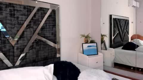 Snapshot of isa_jonness_ chatting on February 21, 2026, 1:12 pm oIssaJonneso online show from February 21, 2026, 1:12 pm