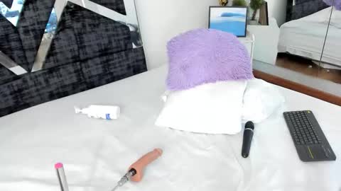 Snapshot of isa_jonness_ chatting on March 5, 2026, 2:02 pm oIssaJonneso online show from March 5, 2026, 2:02 pm