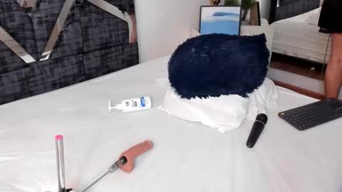 Snapshot of isa_jonness_ chatting on March 14, 2026, 4:23 pm oIssaJonneso online show from March 14, 2026, 4:23 pm