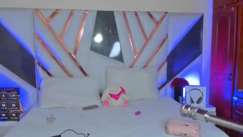 Snapshot of isa_kolins chatting on February 25, 2026, 10:03 am isa_kolins online show from February 25, 2026, 10:03 am