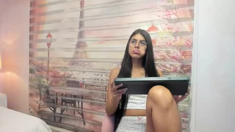    online show from October 17, 2025, 3:20 am