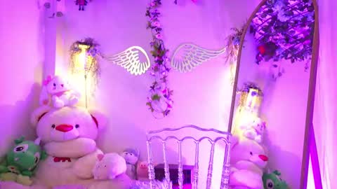 Isabella        online show from January 7, 2026, 12:35 am