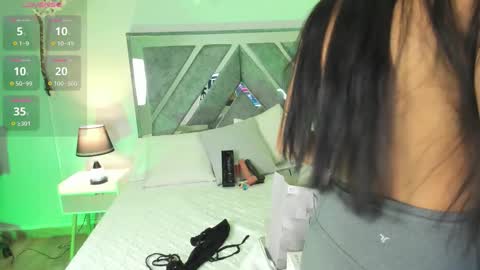 ISA ROUSE  online show from November 26, 2025, 2:56 am