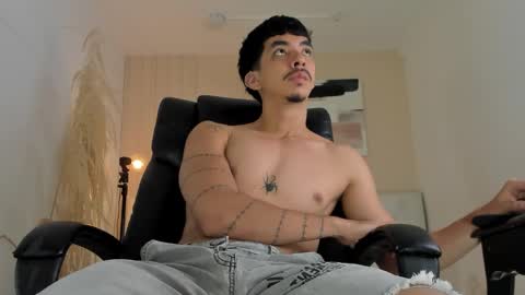 isaac_cryston online show from January 10, 2026, 11:42 pm