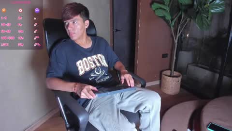 isaac_grimm online show from March 26, 2026, 3:12 am