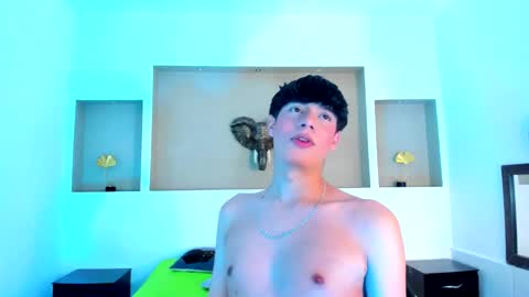 Snapshot of isaac_kurtt chatting on November 5, 2025, 7:25 pm Isaac Kurtt online show from November 5, 2025, 7:25 pm