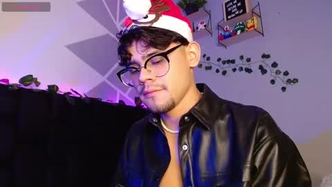 Isaac Saenz. online show from December 7, 2024, 11:12 pm