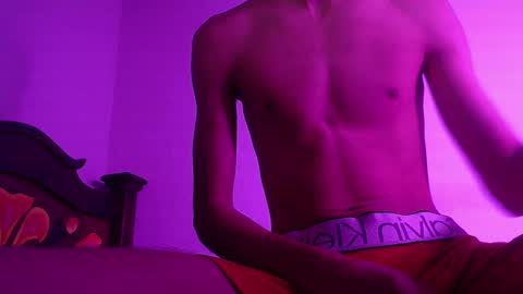 Snapshot of isaaclatino chatting on January 12, 2025, 7:11 am isaac online show from January 12, 2025, 7:11 am