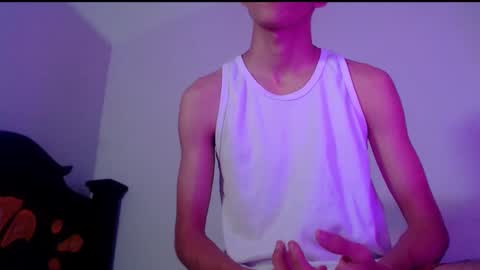 Snapshot of isaaclatino chatting on March 4, 2025, 4:06 am isaac online show from March 4, 2025, 4:06 am