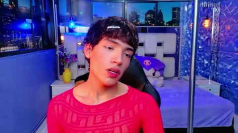 Snapshot of isaacnova chatting on April 15, 2026, 9:05 am isaacnova online show from April 15, 2026, 9:05 am