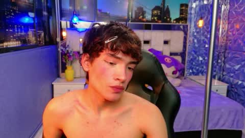 Snapshot of isaacnova chatting on April 16, 2026, 9:50 pm isaacnova online show from April 16, 2026, 9:50 pm