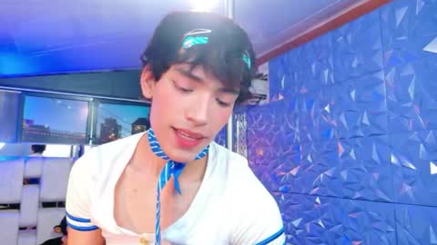 Snapshot of isaacnova chatting on April 29, 2026, 8:59 pm isaacnova online show from April 29, 2026, 8:59 pm