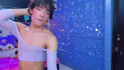 isaacnova online show from June 11, 2026, 2:53 am